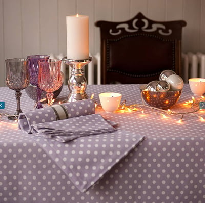 decor-pois-nappes-napperons-chemin-art-de-la-table-salle-a-manger-decoration-meubles-quebec-canada