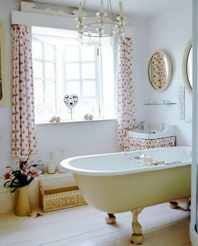 stores-et-rideaux-courts-habillage-de-fenetres-salle-de-bain-decoration-meubles-quebec-canada